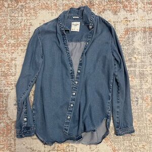 Abercrombie & Fitch Boyfriend Fit Chambray Top